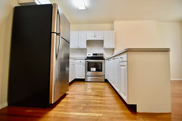 Rented by Bohemia Realty Group | media 11