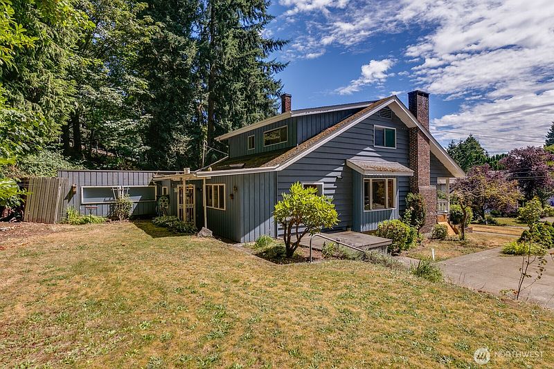 4th image of 4210 Crescent Avenue