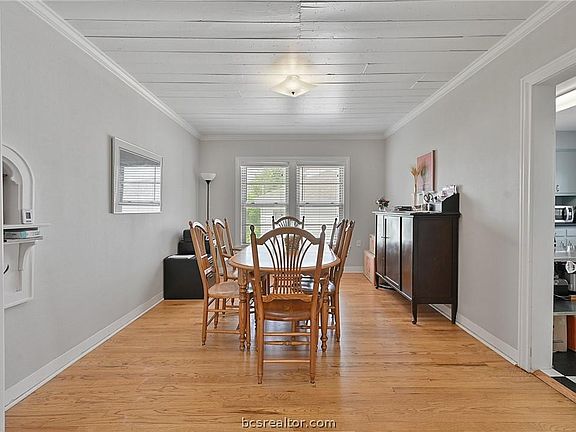 5th image of 308 Pershing Ave APT A