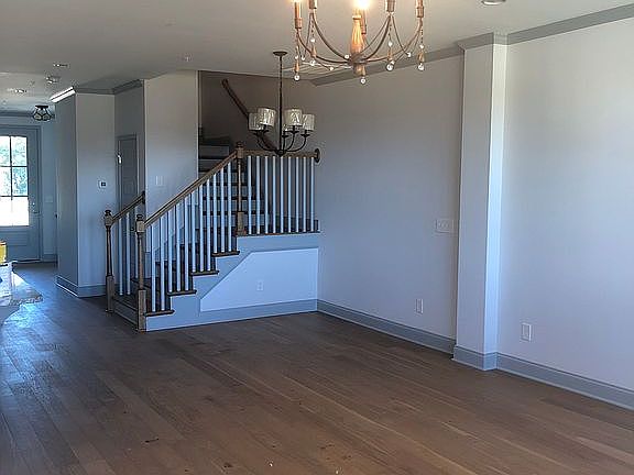 4th image of 2624 Wellesley Square Dr