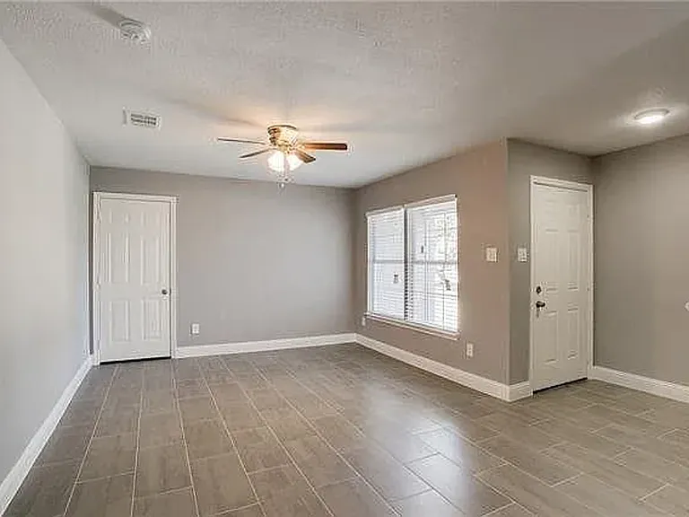 13375 Glenside Dr — Photo 8