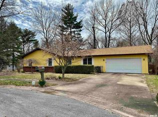 614 S Wedgewood Ln, Carbondale, IL 62901