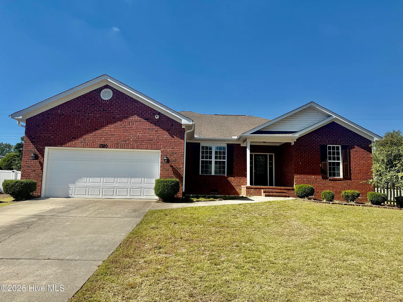 3 bed, 2.0 bath, 2181 sqft, $2,200 — Photo 1