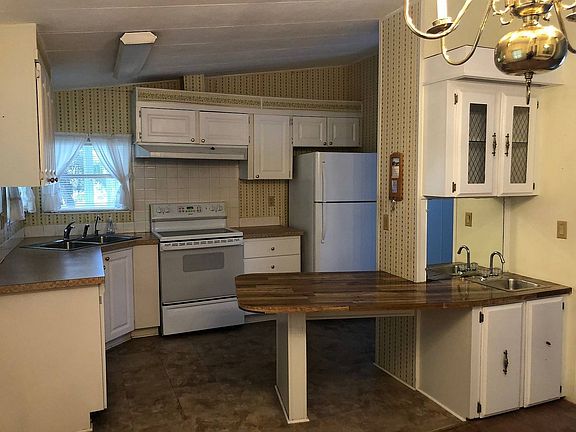 2nd image of 7997 Edgelake Dr #1077