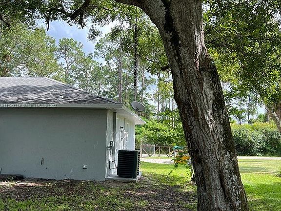 4th image of 8106 Deland Ave