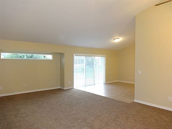 3rd image of 638 SW Hamberland Ave