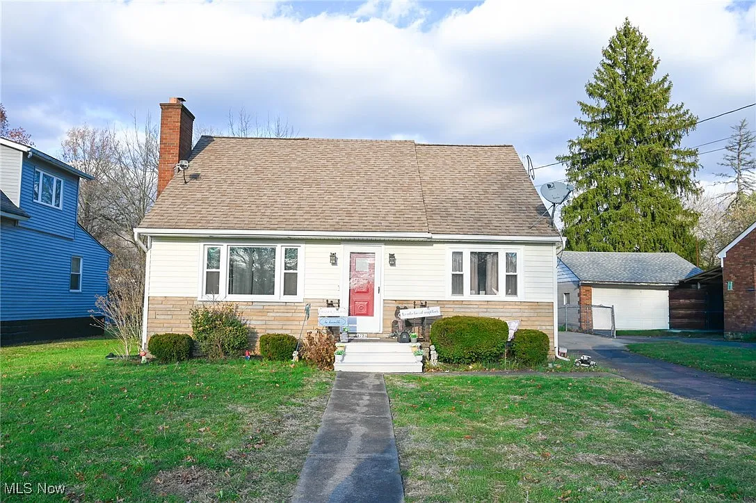 1728 Parkman Rd NW photo 1