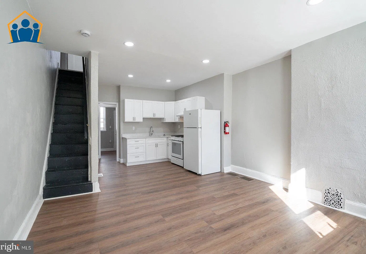 4 bed, 1.0 bath, 1004 sqft, $1,400 — Photo 3