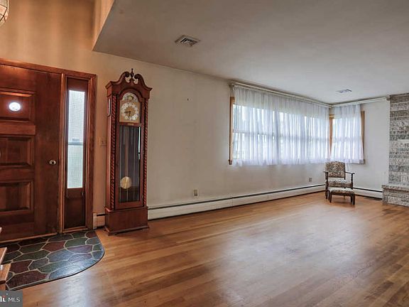 5th image of 404 Beech Ave
