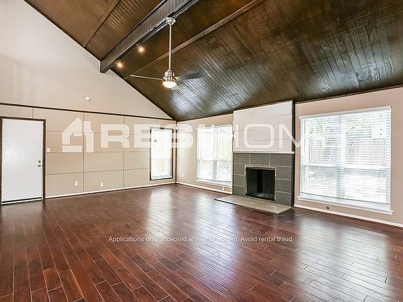 5th image of 715 Saint Ives Ct Unit 1