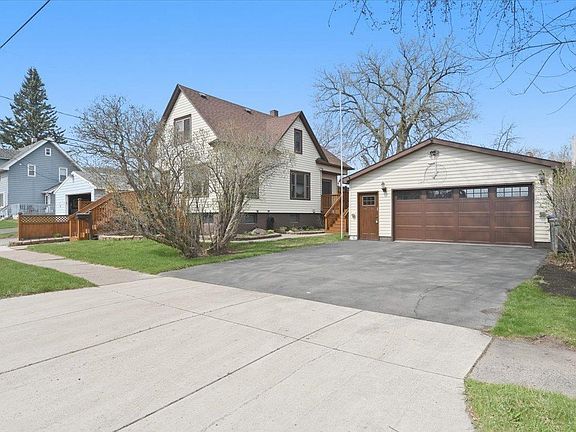 2nd image of 216 N 38th Ave W