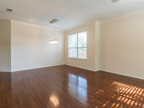 4th image of 3820 Chimney Rock Dr
