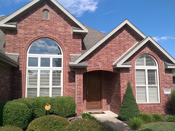 3rd image of 2579 N Brush Creek Dr