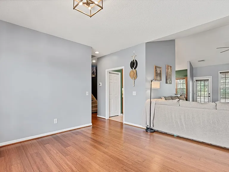 329 Green Links Dr — Photo 16