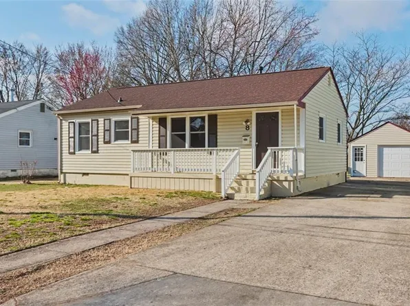 8 Tallwood Dr, Hampton, VA 23666