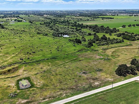 3rd image of 5 Colony Ct