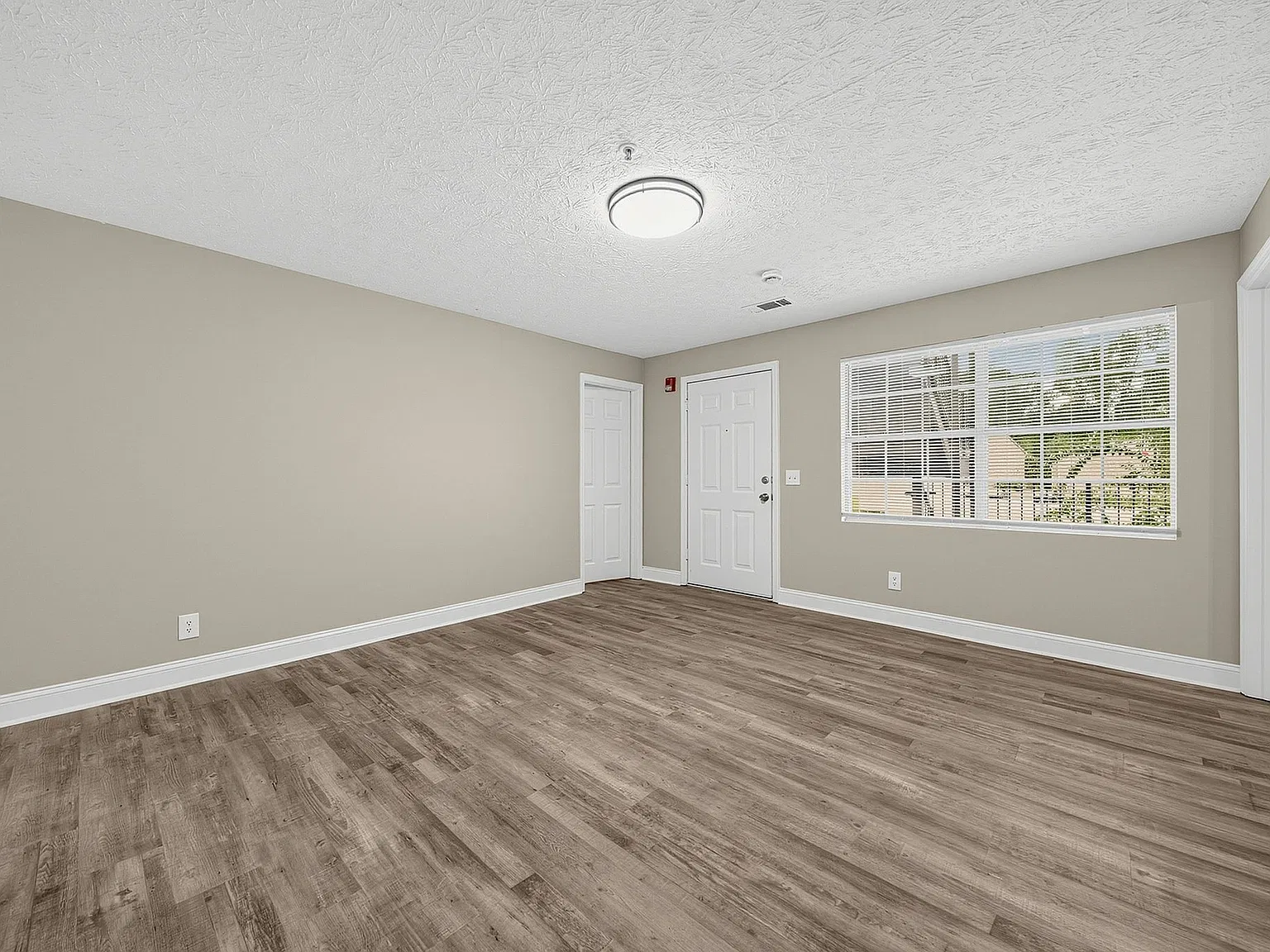 Millbend Apartments — Photo 3