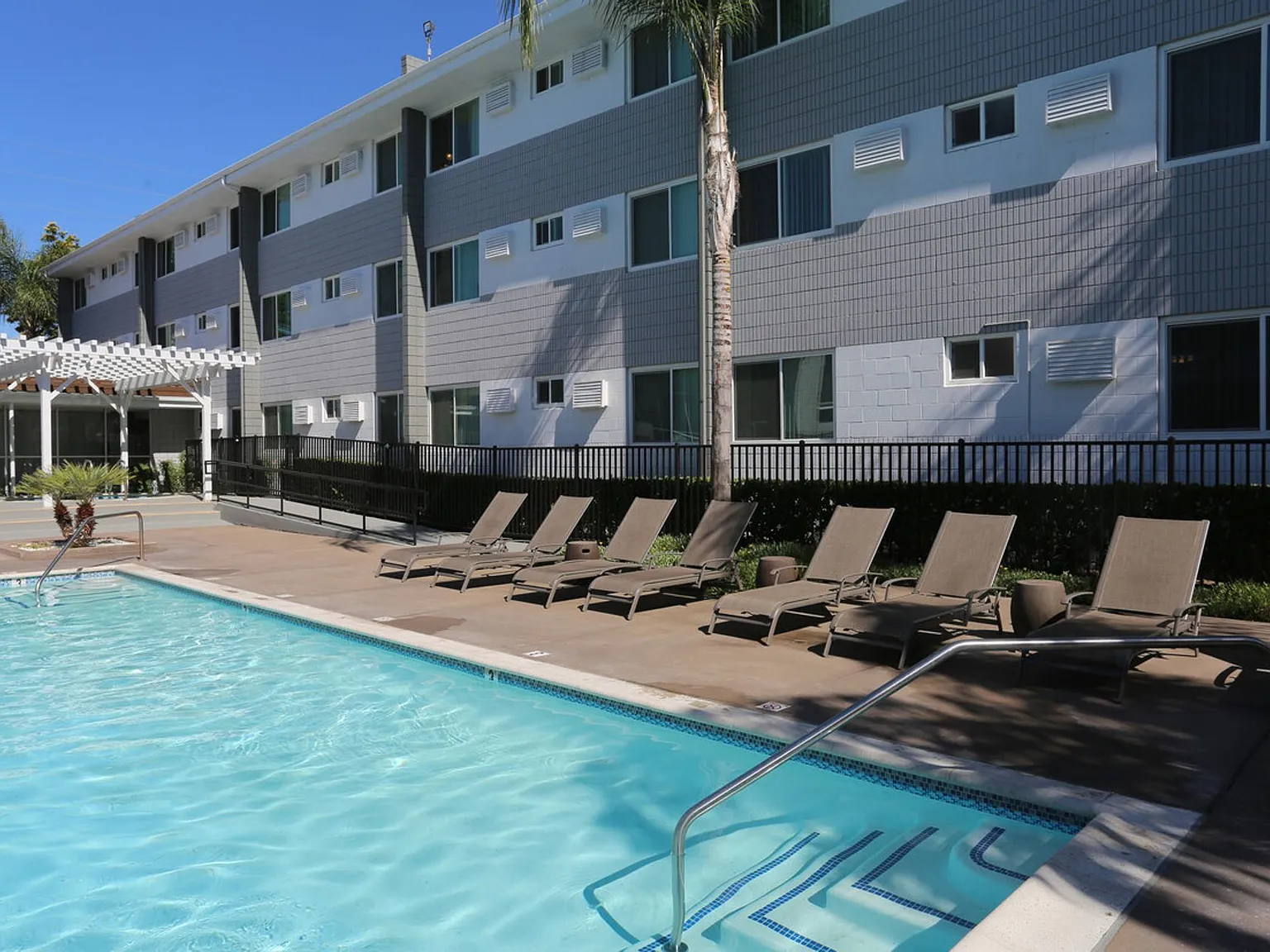 The Rose Apartments — Photo 3