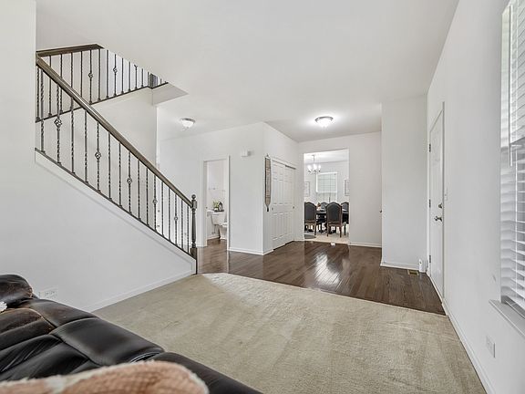 4th image of 103 Chesterton Dr