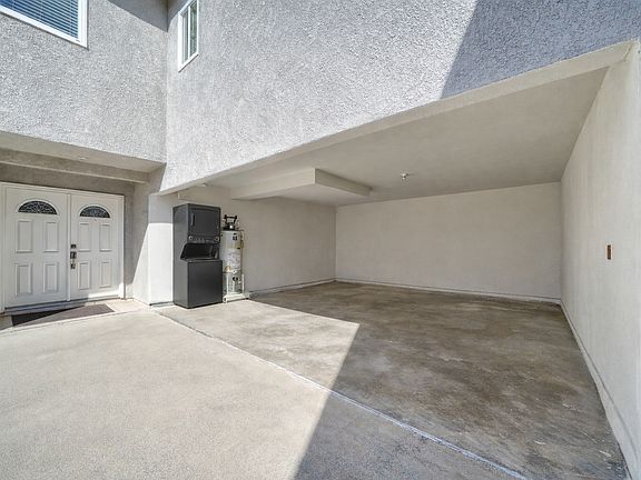 5th image of 1337 Douglas St #1
