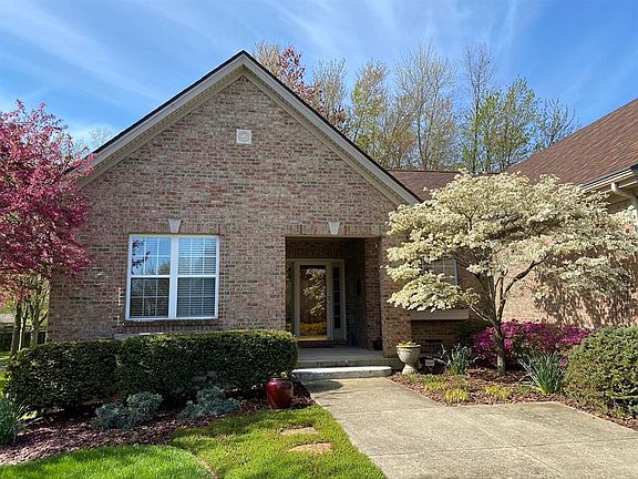 3rd image of 4022 Oak Tree Ct