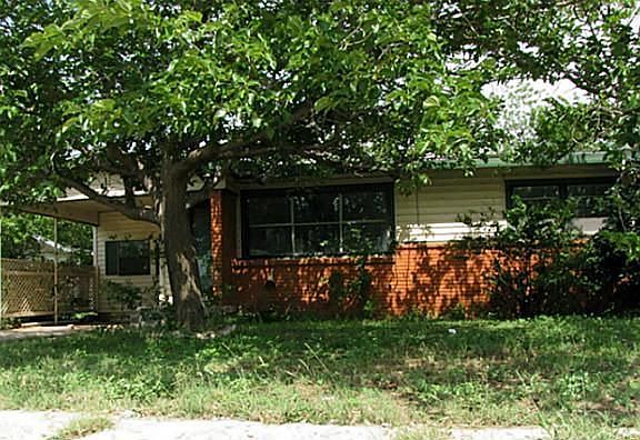 2nd image of 717 N Willis St