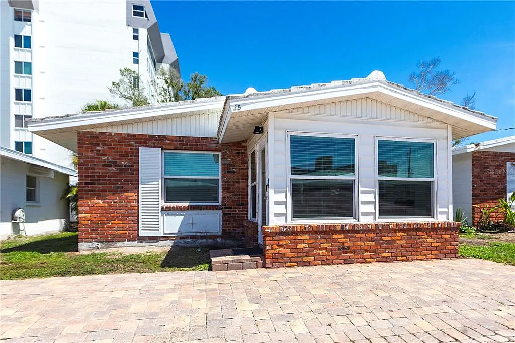 1 bed, 1.0 bath, 672 sqft, $8,700 — Photo 1