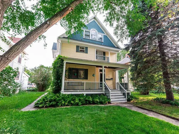 1006 3rd Ave S, Fargo, ND 58103