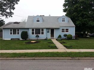 136 Fletcher Ave, Valley Stream, NY 11580