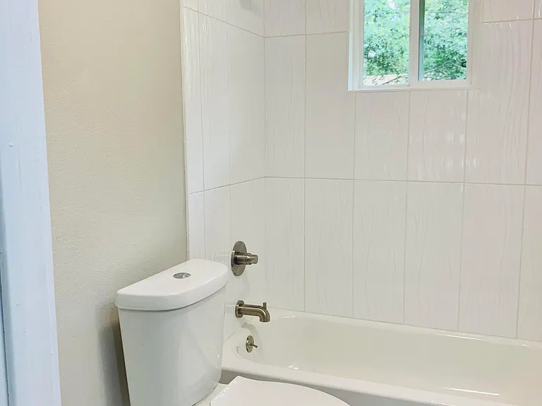 6706 Circle South Rd #B — Photo 6