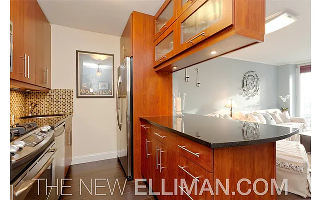 Rented by Douglas Elliman | media 18