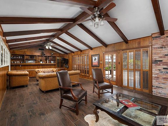 4th image of 370 E Rivers Ave