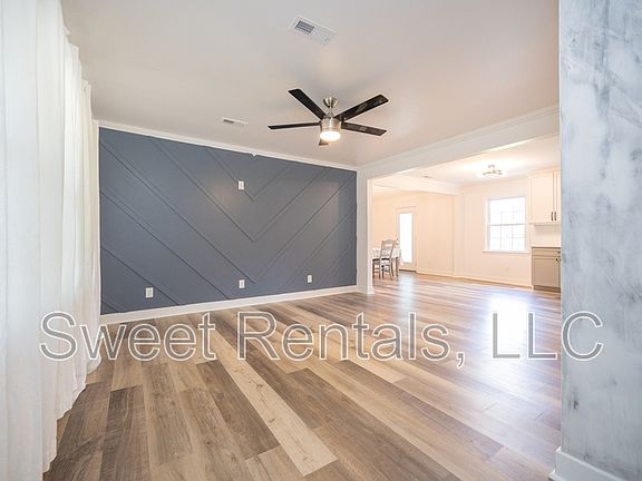 3rd image of 139 Harvey Ave