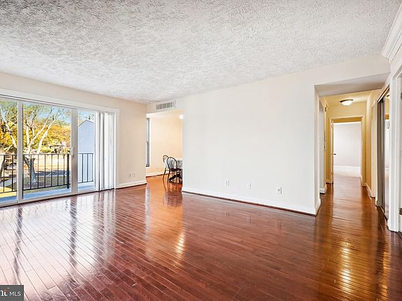 2nd image of 102 Duvall Ln #9301