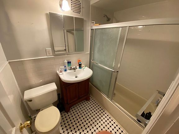 4th image of 244 E 33rd St APT 1B