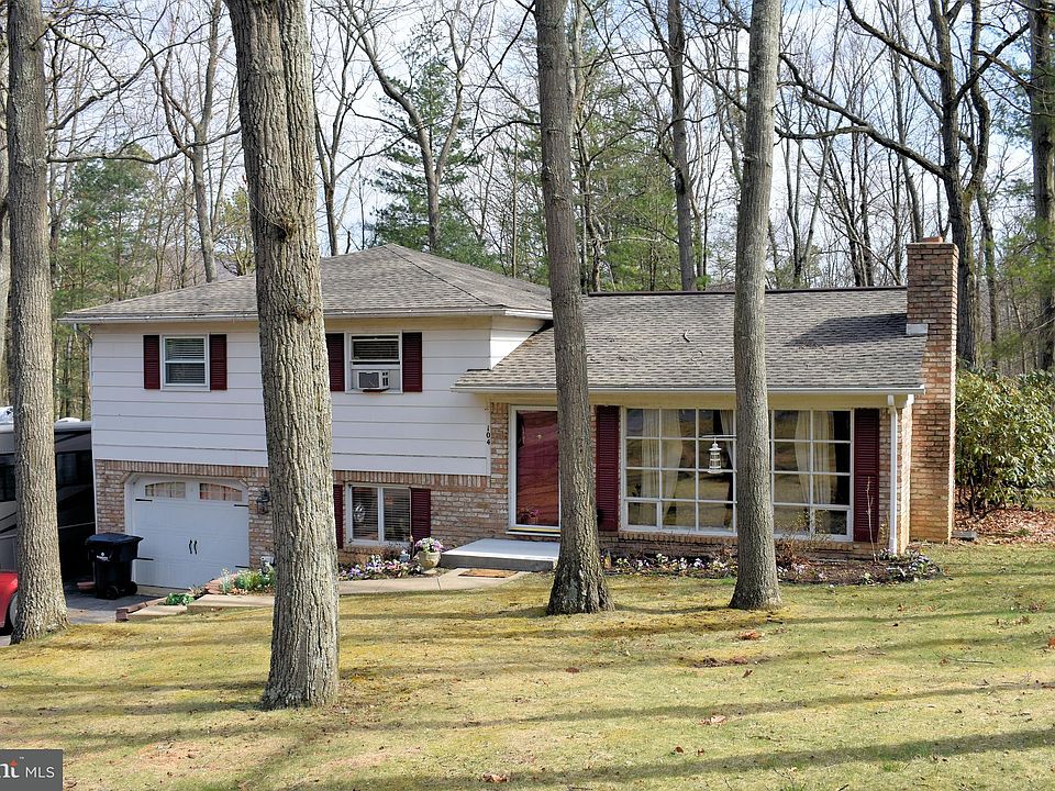 1st image of 104 Laurel Dr
