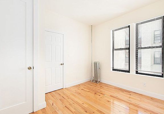 3rd image of 171 Meserole St #606