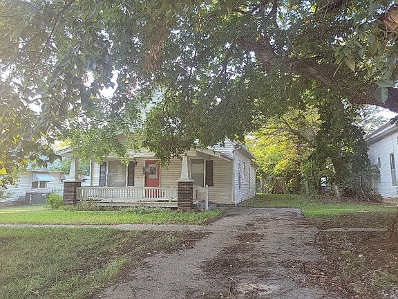2nd image of 908 E Harvey Ave