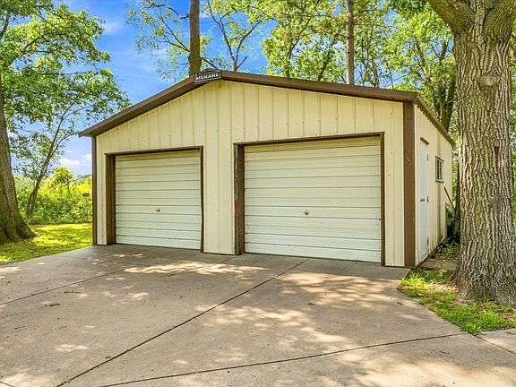 3rd image of 6370 County Road 5 NW
