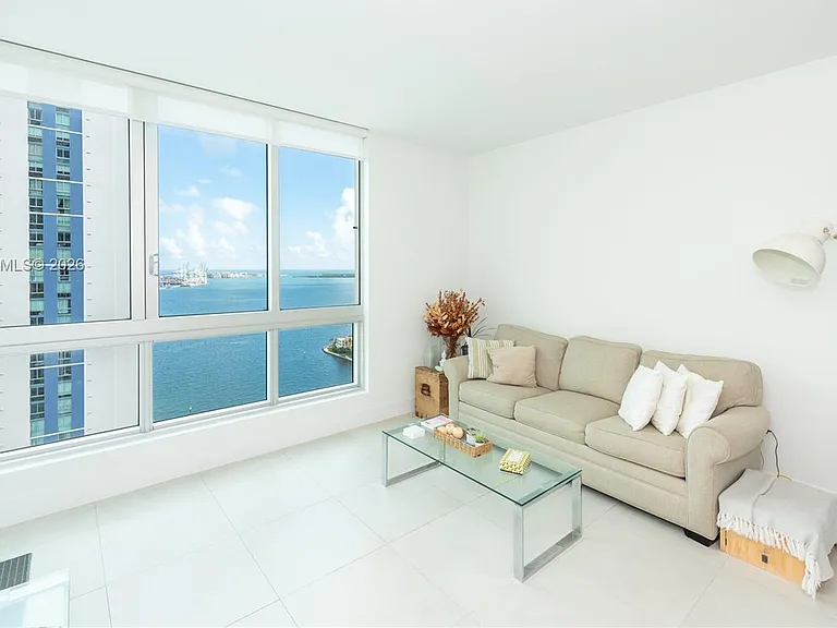 300 S Biscayne Blvd #T-2814 — Photo 4