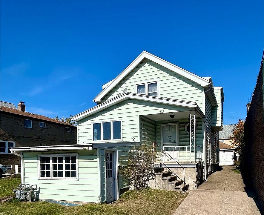 1st image of 1372 E Delavan Ave