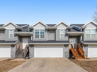 372 Tanglewood Dr, Solon, IA