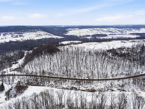 3rd image of 1558 Blackhawk Rd