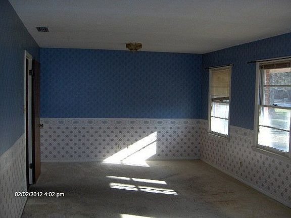 4th image of 700 Northside Dr