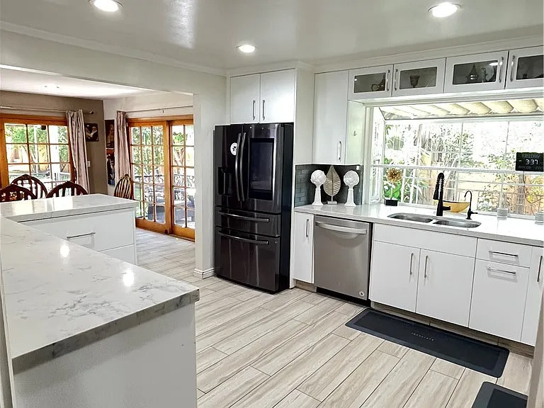 6251 Chimineas Ave — Photo 8