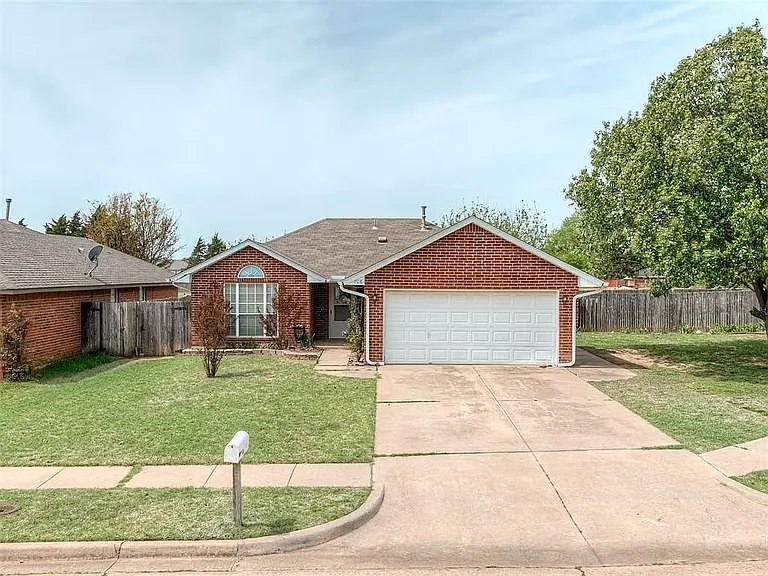 708 Peppertree Ct — Photo 12
