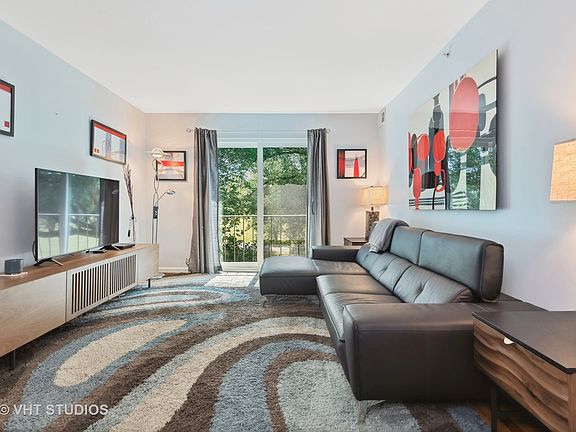 4th image of 600 W Russell St APT 303