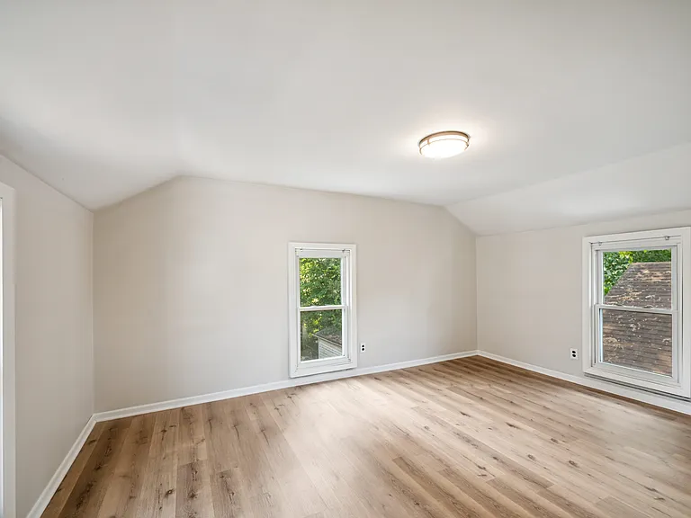 536 N Cedar St — Photo 11