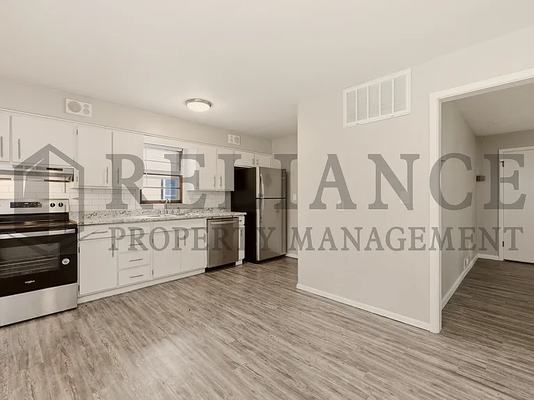 1401 W Calvert St — Photo 18