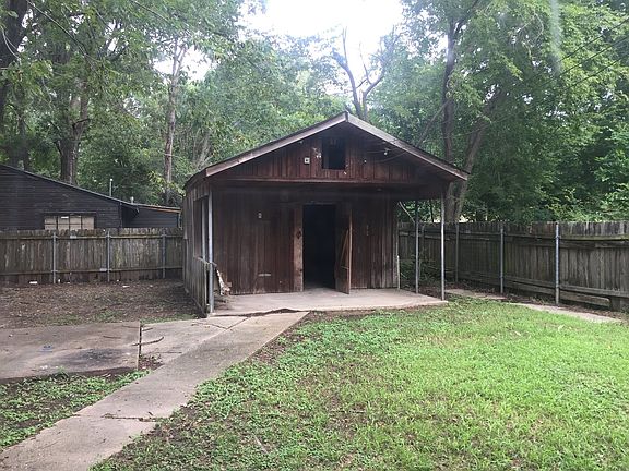 3rd image of 4136 Saint Vincent Ave